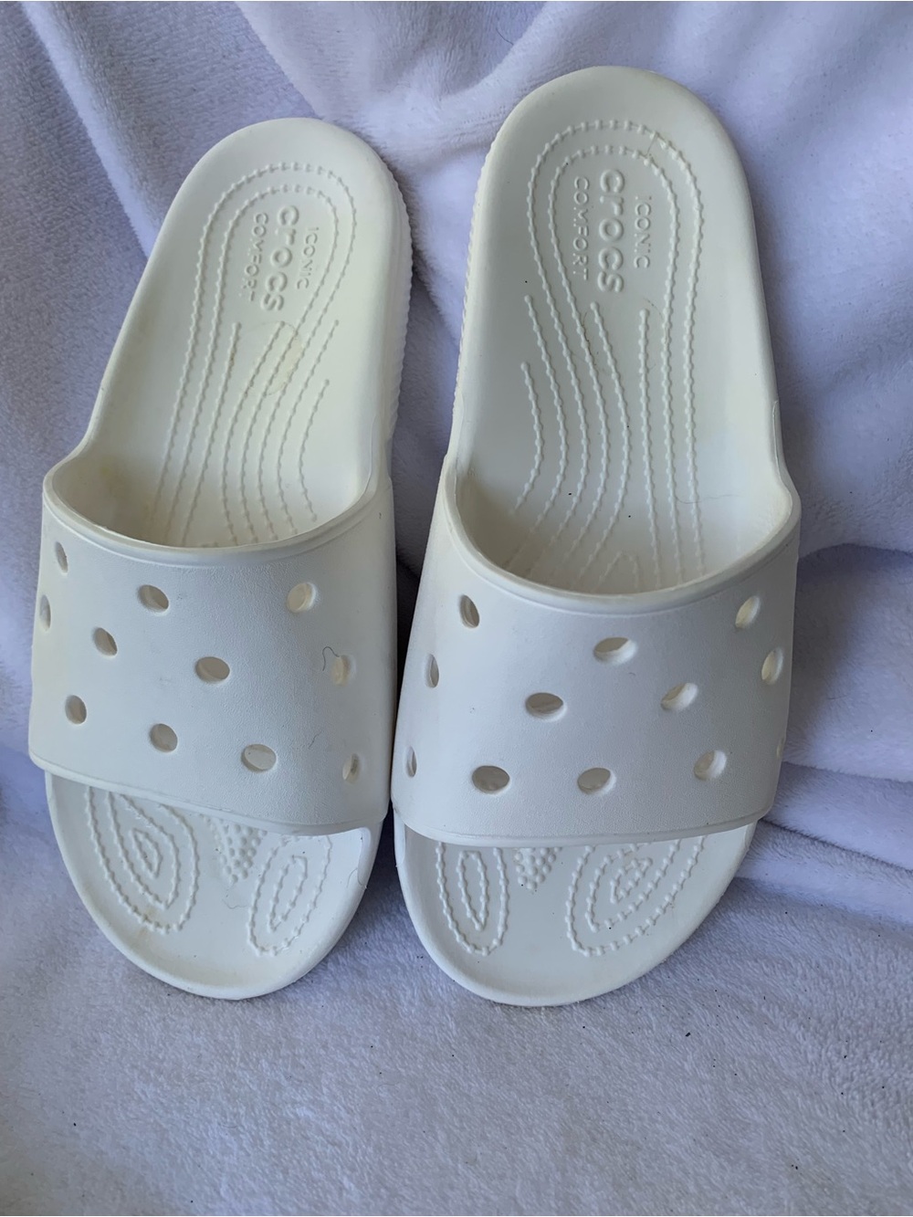 Crocs Classic Slide Sandals in White - Women's Size 9